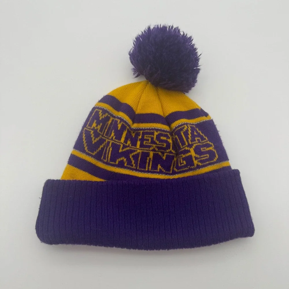 NFL Team Apparel Minnesota Vikings Youth Beanie Purple Knit Hat Kids Boys Girls